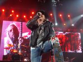 Concerts 2012 0605 paris alphaxl 066 Guns N' Roses